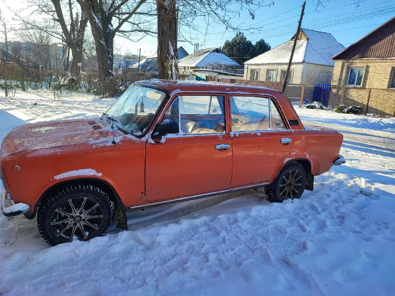 Продам 21011, 1971. побег 26т цена: 50 учёт днр, без глупых вопросов музыка, новый аккум, почти полн... - фотография