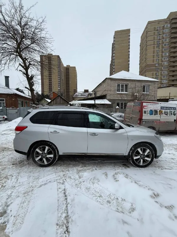 Продается отличный nissan pathfinder 2014 года выпуска, (4wd) надежный 7-местный внедорожник в максимальной комплектации с мощным двигателем. двигатель и коробка передач работают безупречно. масло не расходует коробка новая, контрактная. кузов весь в родной краске. без гнили и ржавчины. автомобиль в отличном техническом и внешнем состоянии. по ходовой части ничего не стучит, не гремит. жирная комплектация: обзор 360; - подогрев руля; сидений - 2 памяти водительского кресла; - аудиосистема bose; -стар-стоп; двухзонный климат-контроль и многое другое. в автомобиле работает каждая кнопочка. пробег 240 тыс. тел: 79493150468 андрей, 79497450045 юлия. цена: 1670 000. небольшой торг уместен у капота. - фотография - 6