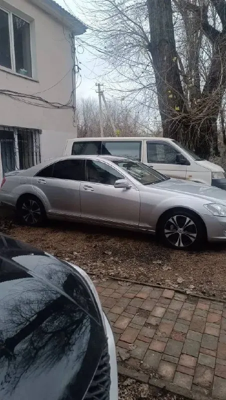 Добрый вечер! выставьте, пожалуйста! мерседес s 320 в отличном состоянии, полная комплектация, 2008 года. объем двигателя 3л, дизель, полный привод, акпп, пневмоподвеска, 2 комплекта шин, диски оригинал. 1.1 млн, торг. донецк. +79495275317 - фотография - 4