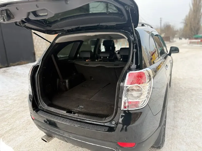 ✅🔥 chevrolet captiva🔥 ✅ цена - 880 тысяч рублей. возможен обмен ✅ обьем - 2.4 атмосферник ✅ коробка - автомат ✅ пробег - 240 тысяч ✅ год выпуска - 2008 ✅ привод - полный ✅ комплектация - максимальная, полноценный задний ряд, автомобиль 7-ми местный, климат контроль, автохолд, датчик света, датчик дождя, автоскладывание зеркал, подогревы сидений, абс, esp, помощь при спуске с горы, круиз контроль, электро стеклоподъемники, кожаный салон, мультируль, хорошая акустика на андроиде, камера заднего вида. ✅ состояние превосходное, вложений никаких от слова совсем, ходовая, привода, тормоза, полностью все новое обслужена от и до. по электрике никаких ошибок, коробка с мотором работают идеально без лишних звуков и пинков. документы кристально чистые, любой вид оформления. торг имеется реальным покупателям. ✅ контакты — +7(949) 315-53-78 феникс +7(993)448-20-03 телеграм, ватсап 📞 звоните: +7(949)3155378 - фотография - 10