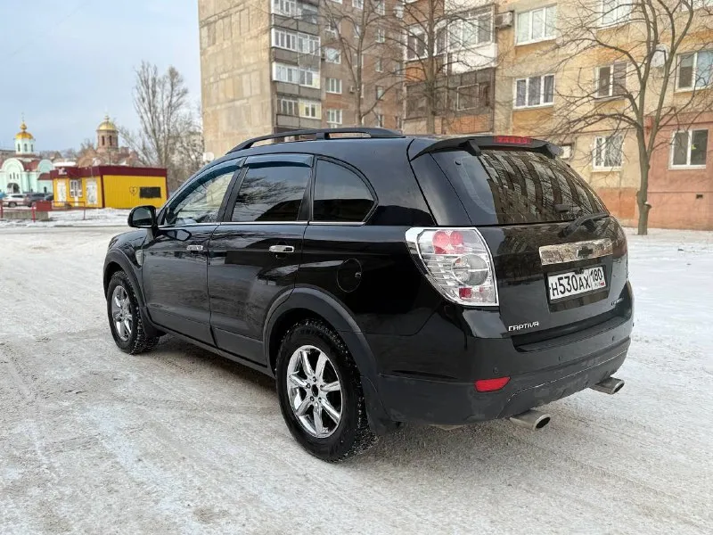 ✅🔥 chevrolet captiva🔥 ✅ цена - 880 тысяч рублей. возможен обмен ✅ обьем - 2.4 атмосферник ✅ коробка - автомат ✅ пробег - 240 тысяч ✅ год выпуска - 2008 ✅ привод - полный ✅ комплектация - максимальная, полноценный задний ряд, автомобиль 7-ми местный, климат контроль, автохолд, датчик света, датчик дождя, автоскладывание зеркал, подогревы сидений, абс, esp, помощь при спуске с горы, круиз контроль, электро стеклоподъемники, кожаный салон, мультируль, хорошая акустика на андроиде, камера заднего вида. ✅ состояние превосходное, вложений никаких от слова совсем, ходовая, привода, тормоза, полностью все новое обслужена от и до. по электрике никаких ошибок, коробка с мотором работают идеально без лишних звуков и пинков. документы кристально чистые, любой вид оформления. торг имеется реальным покупателям. ✅ контакты — +7(949) 315-53-78 феникс +7(993)448-20-03 телеграм, ватсап 📞 звоните: +7(949)3155378 - фотография - 6