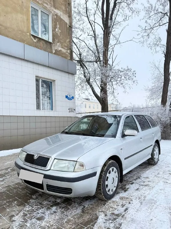 Продам skoda octavia tour двигатель: 1.6 mpi̇ коробка: механика. цена: ❗️❗️❗️499.000❗️❗️❗️ автомобил... - фотография