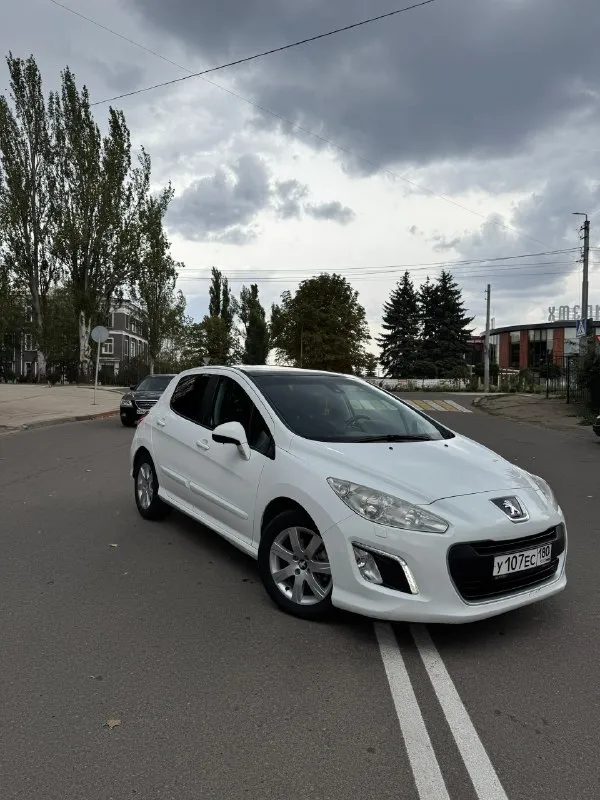 Продаю peugeot 308 2012г, 1.6 at, пробег 211000, к машине относился бережно, замена масла каждые 7-8... - фотография
