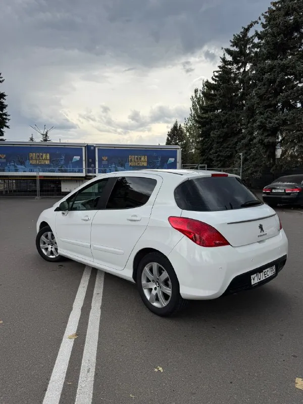 Продаю peugeot 308 2012г, 1.6 at, пробег 211000, к машине относился бережно, замена масла каждые 7-8к. км, по двигателю никаких проблем нет как и по коробке, в целом машина в хорошем тех. состоянии, есть небольшие недочеты по кузову но ничего критичного, на порогах коррозия, в комплект отдам зимнюю резину r16 205/55(отходила один сезон), стоит автозапуск(pandora) за более подробной информацией обращайтесь в лс или по телефону +79498460026 автомобиль находится в г. макеевка цена: 579 000₽ торг присутствует 📞 звоните: +7(949)8460026 - фотография - 3