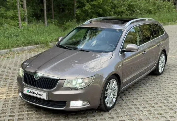 Skoda superb 2012 комплектация laurin&klement универсал двигатель 2.0 tfsi (200л. с) коробка dq 250 мокрая (самая надежная) 6ступ акпп привод передний пробег 245к комплектация: 4 эл. стеклоподъемника парктроники передние задние камера заднего вида круизконтроль климат контроль датчик дождя датчик света электропакет сидений с поддержками (три режима памяти сидений) обдув/подогрев сидений панорама/люк зонтики в задних картах экран мультимедиа навигация очень хорошая музыка резина зима новая резина лето диски 18-й оригинальные не битые и ни катанные по машине было сделано очень много, а именно: поменяна цепь в сборе(питсбург) новый квкг турбина новая масло помойка новая насос тнвд новый теплообменник новый форсунки новые (питсбург) масло в коробке новое машина полностью обслужена цена: 1.360.000 руб. торг. осмотр в городе алчевск +7(959) 502-25-40 марк 📞 звоните: +7(959)5022540 - фотография - 3
