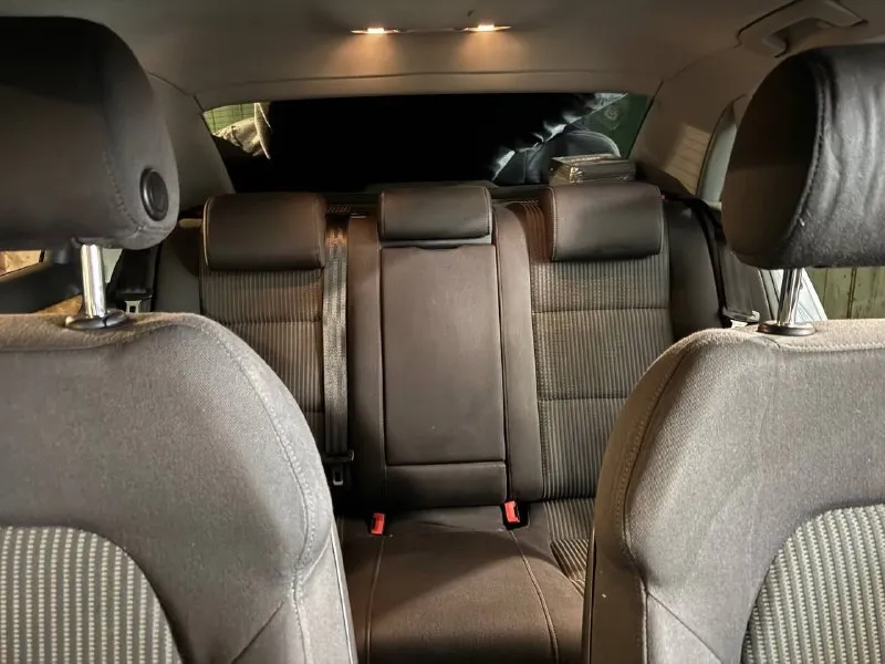 Продам audi a4 в7 2005 года, 2 литровый двигатель турбо, коробка механика. состояние видно по фото. тормоза дисковые, полный привод. гидроусилитель руля. рыжиков по кузову нет. салон чистый, не прокуренный. диски титан r18 на летней низкопрофильной резине. стоит 1 год в гараже, не ездит. ( так как мужа лешили прав) с документами всё в порядке, всё чисто, можно переоформить. машину жалко, что просто стоит, поэтому и продаём. цена 800 тысяч( возможен обмен на mitsubishi lancer 10). телефон +79497965657 город торез 📞 звоните: +7(949)7965657 - фотография - 7