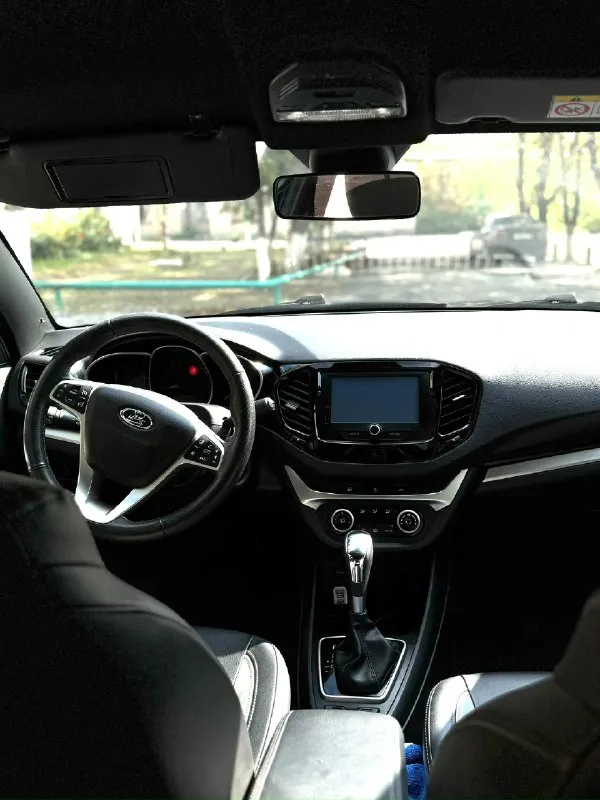 Продам ваз vesta exclusive 2019 г. комплектация: -коробка автомат (жатко) -двигатель 1.6 (рено) -круиз-контроль -климат-контроль -подогревы всех сидений -подогрев лобового и заднего стекла -подогрев руля -мультируль -полный электропакет -складывание зеркал -датчик света, датчик дождя -черный потолок -комбинированный кожаный салон пробег 64 тысячи цена 1,3🍋 г. дебальцево +7 (949) 740-84-54 +7 (959) 171-24-72 📞 звоните: +7(949)7408454 - фотография - 3