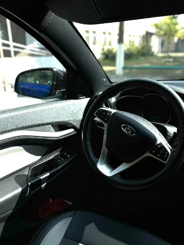 Продам ваз vesta exclusive 2019 г. комплектация: -коробка автомат (жатко) -двигатель 1.6 (рено) -круиз-контроль -климат-контроль -подогревы всех сидений -подогрев лобового и заднего стекла -подогрев руля -мультируль -полный электропакет -складывание зеркал -датчик света, датчик дождя -черный потолок -комбинированный кожаный салон пробег 64 тысячи цена 1,3🍋 г. дебальцево +7 (949) 740-84-54 +7 (959) 171-24-72 📞 звоните: +7(949)7408454 - фотография - 4