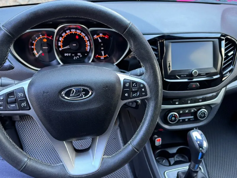 Продам ваз vesta exclusive 2019 г. комплектация: -коробка автомат (жатко) -двигатель 1.6 (рено) -круиз-контроль -климат-контроль -подогревы всех сидений -подогрев лобового и заднего стекла -подогрев руля -мультируль -полный электропакет -складывание зеркал -датчик света, датчик дождя -черный потолок -комбинированный кожаный салон пробег 64 тысячи цена 1,3🍋 г. дебальцево +7 (949) 740-84-54 +7 (959) 171-24-72 📞 звоните: +7(949)7408454 - фотография - 8