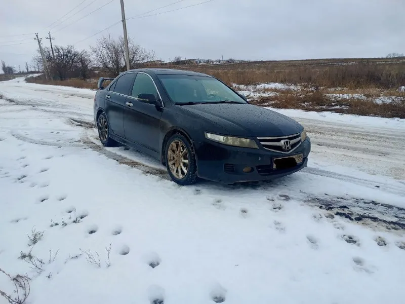 Продам honda аккорд 7 executive 2.4 автомат 2007г/в полной комплектаци. люк, кожаный салон, подогрев сидений и зеркал, датчики дождя и света, заводская навигация. , коробка и ходовка все супер. по кузову есть их болячки. машиной владею уже почти три года. цена 750т/₽. енакиево тел +79515681080(он же тг). 📞 звоните: +7(951)5681080 - фотография - 4