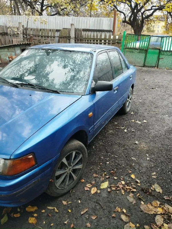 Продам mazda 323 iv (bg) 1990 (инжектор) кузов заменен в 2001 году (вписан) газ евро 4 (35л бублик) много чего сделано: - нов. эбу (старое рабочее отдам) - генератор - трамблёр - проводка - бензонасос - тормоза (осталось ток задние шланги поменять, есть в наличии) - полностью заменен комплект сцепления много деталей отдам (косу новую, эбу, трамблёры 2шт, старый генератор) машина на уверенном ходу, любые проверки без рыжиков, кузов оцинкован, двигатель "b67k 1.6 миллионик" пробег 346тыс запчасти по vin спокойно можно найти (гаражное хранение, !!!dpr номера не успел поставить на росс номера!!! ) цена: 255тыс +79493665608 (дмитрий) 📞 звоните: +7(949)3665608 - фотография - 2
