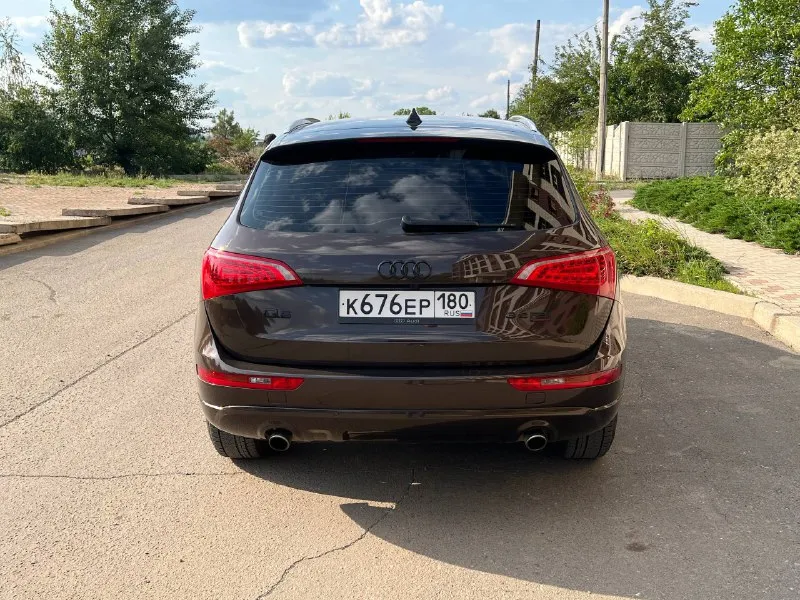 Audi q5 3.2 quattro автомобиль в заводском окрасе, без дтп. двигатель и коробка работают без нареканий, мотор атмосферный, надёжный. масла и фильтры всегда менялись вовремя, последнее то сделано недавно. что сделано и установлено: • новая дорогая оптика • дорогая мультимедиа в салоне • новые передние и задние тормозные диски + колодки • лёгкая прошивка под мотор (для более отзывчивой динамики) • резина практически новая (1 сезон) • премиальная музыка bang & olufsen (b&o) салон ухоженный, без потёртостей. я собственник по птс, машина на 180 регионе. vin предоставлю в личные сообщения по запросу. осмотр донецк. +79493430384 📲 tg: илья 📞 звоните: +7(949)3430384 - фотография - 2