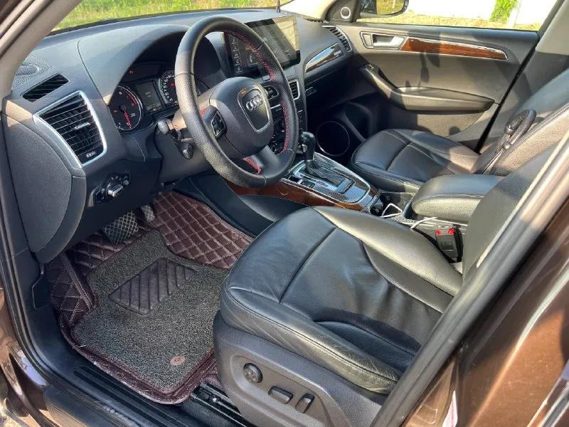 Audi q5 3.2 quattro автомобиль в заводском окрасе, без дтп. двигатель и коробка работают без нареканий, мотор атмосферный, надёжный. масла и фильтры всегда менялись вовремя, последнее то сделано недавно. что сделано и установлено: • новая дорогая оптика • дорогая мультимедиа в салоне • новые передние и задние тормозные диски + колодки • лёгкая прошивка под мотор (для более отзывчивой динамики) • резина практически новая (1 сезон) • премиальная музыка bang & olufsen (b&o) салон ухоженный, без потёртостей. я собственник по птс, машина на 180 регионе. vin предоставлю в личные сообщения по запросу. осмотр донецк. +79493430384 📲 tg: илья 📞 звоните: +7(949)3430384 - фотография - 5