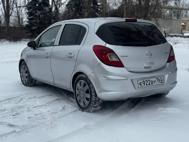 Продам opel corsa d 🚘 (дизель) авто в хорошем состоянии!!! на полном ходу!!! работает всё, что должно работать 👍 2008год рождения два комплекта колёс! (стоит зима на шипах) лето в багажнике) двигатель работает ровно, без лишних звуков!!! едет очень бодро хоть и объём 1.3 ! заводится в любой мороз без проблем 👌 кпп работает без хрустов, не выбивает в общем без нареканий!!!!! стекала родные!!!!! 🚘 abs 🚘подогрев сидений 👍 🚘подогрев зеркал 🚘подогрев заднего стекла 🚘электро усилитель руля 🚘регулировка руля в разных положениях! 🚘электро регулировка зеркал 🚘дворник заднего стекла 🚘2 электро стеклоподъёмники 🚘ручник держит 🚘 сенсорная магнитола!!!! в общем очень комфортный и экономичный автомобиль расход топлива 6-7 литров!!!! ходовая в отличном состоянии не единого лишнего звука при езде!!!! из-за своих не больших габаритов очень удобен для езды в городе ! ☎️+79490364026☎️ либо лс) 📞 звоните: +7(949)0364026 - фотография - 5