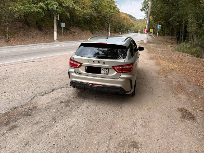 Ваз веста sw. 1.050.000 ₽ 2018 г. машина в отличном состоянии. 1.6л 129 мотор (клапана не гнет-проверенно) двигатель вскрывали 15т. км назад. масло не ест ни грамма. в идеале любые проверки вплоть до вскрытия (за ваш счет. ) ходовая полностью заменена. ( на трассе стала хорошо держать дорогу, не раскачивает) все расходники заменены комплектация пред максимальная ( мультируль, авто свет, датчик дождя, климат контроль и т д ) цена: 1.050.000 ₽. торг. я собственник авто. регистрация на мне. тел. +79498204109 +79897106664 ( связь очень плохая можете не дозвониться лучше в вк или телеграмм) 📲 tg: @victor_leonidovich_z 📞 звоните: +7(949)8204109 - фотография - 3