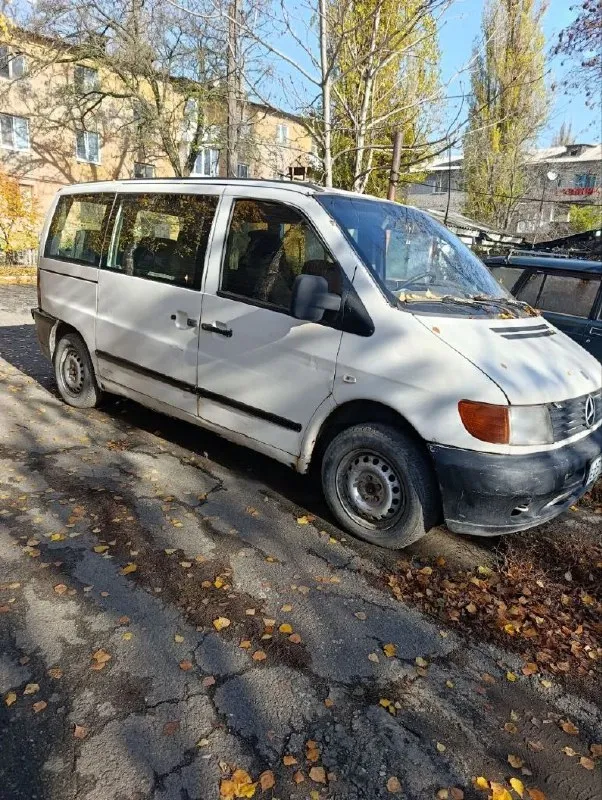 Продам mercedes-benz 108d, 1999 года выпуска. пассажирский 8 мест. сделан капремонт головки, двигатель не до конца собран, запчасти в наличие все. в остольном состояние удовлетворительное. осмотр донецк днр. цена 300 000, торг. все вопросы по телефону +79493466989 мария 📞 звоните: +7(949)3466989 - фотография - 3