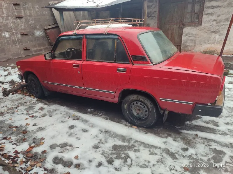 Г. енакиево продам ваз 2107 1988г. в 1.5l газ/бензин авто на ходу, на зимней резине. все вопросы в лс или по тел:+79495598231 📲 tg: виктор 📞 звоните: +7(949)5598231 - фотография - 3