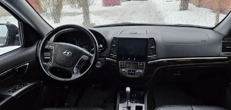 Продам hyundai santa fe 2.4 бензин год выпуска 2012 состояние идеальное. без вмятин царапин и рыжиков сервисные книги. кнопка star - stop без ключевой доступ вложений не требует! любое оформление! салон не затертый не порваный резина новая pirelli авто полностью обслужена до мелочей мотор работает ровно. коробка переключает идеально климат контроль работает все жидкости заменены! стекла все родные каждая кнопка работает) цена 1.565₽ +7-949-794-46-27 остольные вопросы по телефону звоните в любое время. - фотография - 5