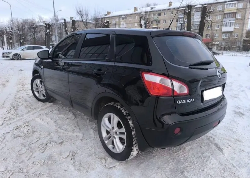Nissan qashqai 2010 г. в., 2.0 бензин, максимальная комплектация продам ухоженный nissan qashqai 2010 года выпуска с надежным бензиновым двигателем 2.0. 🔹 родной пробег — 185 000 км 🔹 максимальная комплектация: — панорамная крыша — кожаный салон — климат-контроль — полный электропакет и др. автомобиль в родном окрасе, за исключением левого переднего крыла — был вторичный косметический окрас (без дтп и серьезных повреждений). ✅ все стекла родные, включая лобовое ✅ технически полностью исправен ✅ салон чистый, ухоженный ✅ машина не требует вложений отличный вариант для тех, кто ищет честный и живой автомобиль в богатой комплектации. просьба диванных экспертов и перекупов не беспокойте за 900 не отдам!!! готов к проверкам на любом сто. +79495095858 срочно ‼️ +79895435743 телеграм - ватсап возможно продажа в кредит!!! цена 1050000 торг с реальным покупателем у капота!!! - фотография - 6
