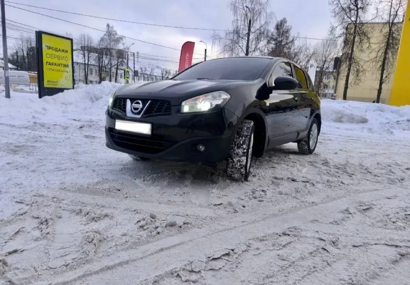 Nissan qashqai 2010 г. в., 2.0 бензин, максимальная комплектация продам ухоженный nissan qashqai 2010 года выпуска с надежным бензиновым двигателем 2.0. 🔹 родной пробег — 185 000 км 🔹 максимальная комплектация: — панорамная крыша — кожаный салон — климат-контроль — полный электропакет и др. автомобиль в родном окрасе, за исключением левого переднего крыла — был вторичный косметический окрас (без дтп и серьезных повреждений). ✅ все стекла родные, включая лобовое ✅ технически полностью исправен ✅ салон чистый, ухоженный ✅ машина не требует вложений отличный вариант для тех, кто ищет честный и живой автомобиль в богатой комплектации. просьба диванных экспертов и перекупов не беспокойте за 900 не отдам!!! готов к проверкам на любом сто. +79495095858 срочно ‼️ +79895435743 телеграм - ватсап возможно продажа в кредит!!! цена 1050000 торг с реальным покупателем у капота!!! - фотография - 7