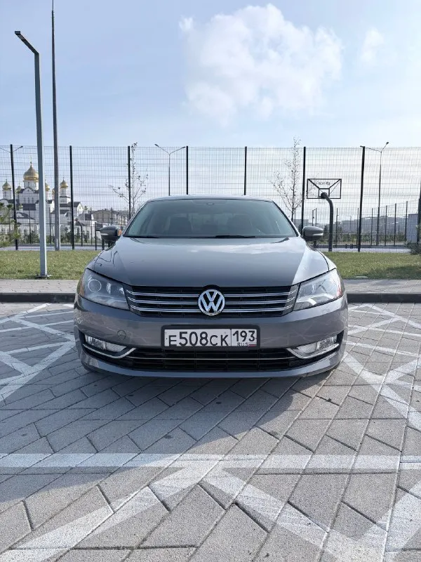Volkswagen passat b7 я - один хозяин. пригнан мной в декабре 2017 с пробегом 26000. сейчас пробег 187000. 1.8 tsi gen3 коробка 6ти ступенчатый гидротрансформатор aisin би-лед ближний, дальний без ключевой доступ старт стоп датчик света, дождя передняя часть и зоны риска в бронепленке летняя резина - michelin зимняя резина - continental очень хорошее состояние автомобиля цена: 1570000₽ осмотр г. анапа +79284204840 📞 звоните: +7(928)4204840 - фотография - 5