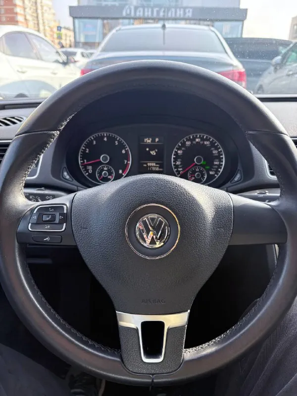 Volkswagen passat b7 я - один хозяин. пригнан мной в декабре 2017 с пробегом 26000. сейчас пробег 187000. 1.8 tsi gen3 коробка 6ти ступенчатый гидротрансформатор aisin би-лед ближний, дальний без ключевой доступ старт стоп датчик света, дождя передняя часть и зоны риска в бронепленке летняя резина - michelin зимняя резина - continental очень хорошее состояние автомобиля цена: 1570000₽ осмотр г. анапа +79284204840 📞 звоните: +7(928)4204840 - фотография - 6