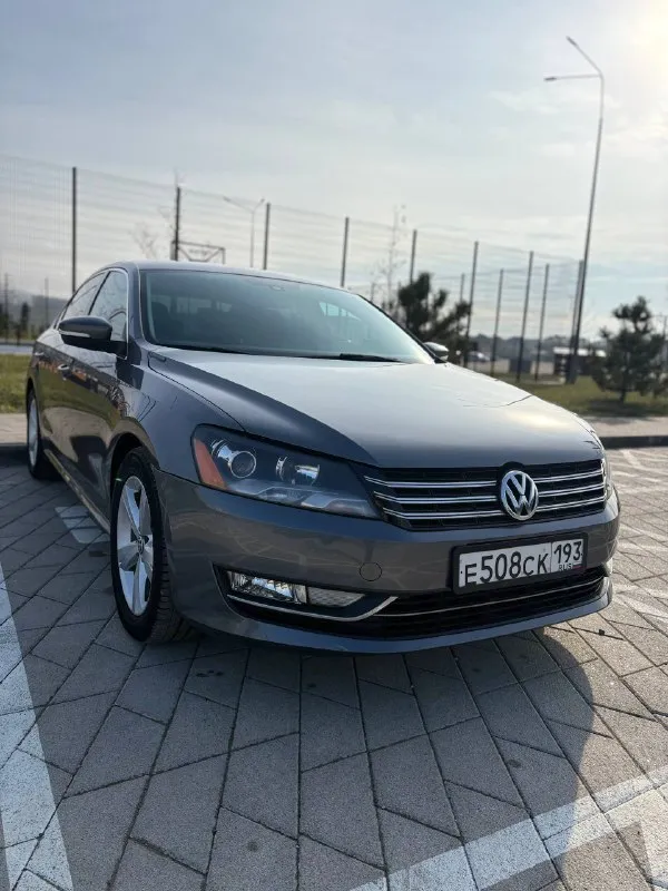 Volkswagen passat b7 я - один хозяин. пригнан мной в декабре 2017 с пробегом 26000. сейчас пробег 187000. 1.8 tsi gen3 коробка 6ти ступенчатый гидротрансформатор aisin би-лед ближний, дальний без ключевой доступ старт стоп датчик света, дождя передняя часть и зоны риска в бронепленке летняя резина - michelin зимняя резина - continental очень хорошее состояние автомобиля цена: 1570000₽ осмотр г. анапа +79284204840 📞 звоните: +7(928)4204840 - фотография - 7