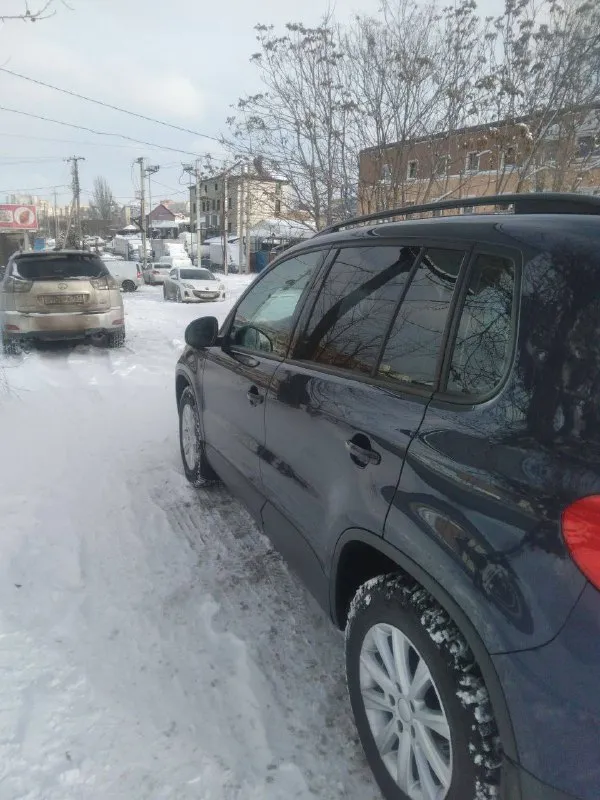 Volkswagen tiguan год: 2011 авто в хорошем состоянии как внешне так и технически. документы в полном порядке. город: ростов-на-дону телефон: +7 (909) 420-88-94 +79496009134 (телега) цена: 900.000₽ торг. остальные вопросы по телефону - фотография - 5