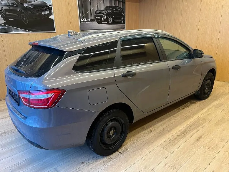 Веста 1.6, 2019, 90т. км. обслужена вся на много километров вперёд, продажа к сожалению вынужденая, оригинальный комплект грм с помпой и роликами передние тормоза: диски и колодки ате задние колодки трв, купил, но не стал менять родных ещё больше половины опоры двигателя и кпп от комфорт кастом, новая качественная гофра глушителя оригинальные новые передние рычаги трансмиссионное масло купер каждые 40тыс менялось, в двигателе номад 5в40 каждые 5к замена кондиционер отлично дует хорошая музыка чистая ухоженная два комплекта резины ноль шпакли естественно проверяйте любым способом цена 1040000, торг возможен все вопросы и ещё много фото +79493625205 и телега на нем 📞 звоните: +7(949)3625205 - фотография - 4