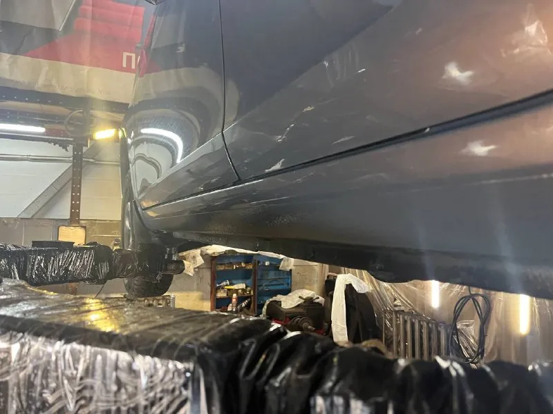 Веста 1.6, 2019, 90т. км. обслужена вся на много километров вперёд, продажа к сожалению вынужденая, оригинальный комплект грм с помпой и роликами передние тормоза: диски и колодки ате задние колодки трв, купил, но не стал менять родных ещё больше половины опоры двигателя и кпп от комфорт кастом, новая качественная гофра глушителя оригинальные новые передние рычаги трансмиссионное масло купер каждые 40тыс менялось, в двигателе номад 5в40 каждые 5к замена кондиционер отлично дует хорошая музыка чистая ухоженная два комплекта резины ноль шпакли естественно проверяйте любым способом цена 1040000, торг возможен все вопросы и ещё много фото +79493625205 и телега на нем 📞 звоните: +7(949)3625205 - фотография - 6