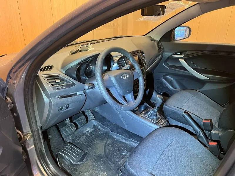 Веста 1.6, 2019, 90т. км. обслужена вся на много километров вперёд, продажа к сожалению вынужденая, оригинальный комплект грм с помпой и роликами передние тормоза: диски и колодки ате задние колодки трв, купил, но не стал менять родных ещё больше половины опоры двигателя и кпп от комфорт кастом, новая качественная гофра глушителя оригинальные новые передние рычаги трансмиссионное масло купер каждые 40тыс менялось, в двигателе номад 5в40 каждые 5к замена кондиционер отлично дует хорошая музыка чистая ухоженная два комплекта резины ноль шпакли естественно проверяйте любым способом цена 1040000, торг возможен все вопросы и ещё много фото +79493625205 и телега на нем 📞 звоните: +7(949)3625205 - фотография - 8