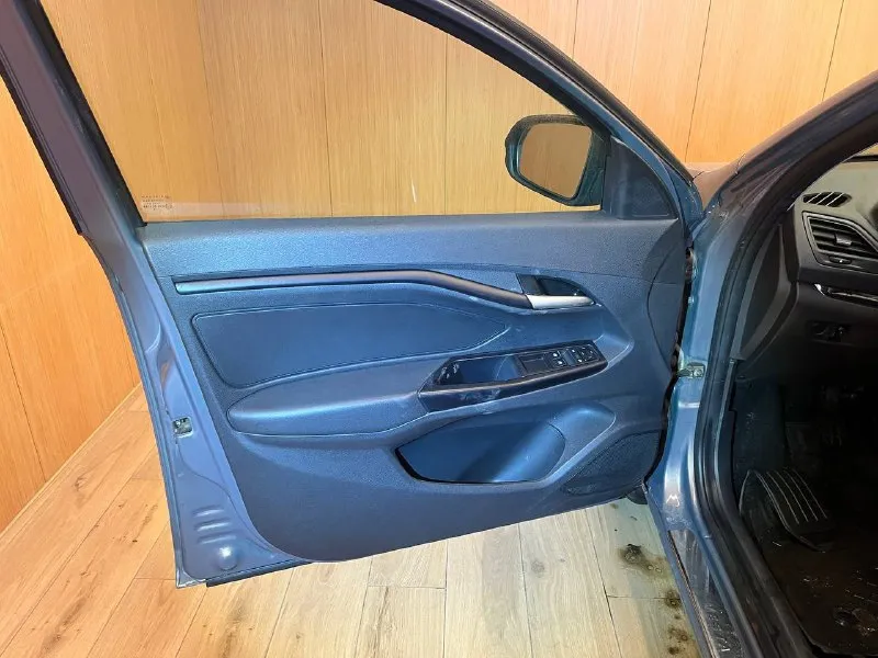 Веста 1.6, 2019, 90т. км. обслужена вся на много километров вперёд, продажа к сожалению вынужденая, оригинальный комплект грм с помпой и роликами передние тормоза: диски и колодки ате задние колодки трв, купил, но не стал менять родных ещё больше половины опоры двигателя и кпп от комфорт кастом, новая качественная гофра глушителя оригинальные новые передние рычаги трансмиссионное масло купер каждые 40тыс менялось, в двигателе номад 5в40 каждые 5к замена кондиционер отлично дует хорошая музыка чистая ухоженная два комплекта резины ноль шпакли естественно проверяйте любым способом цена 1040000, торг возможен все вопросы и ещё много фото +79493625205 и телега на нем 📞 звоните: +7(949)3625205 - фотография - 9