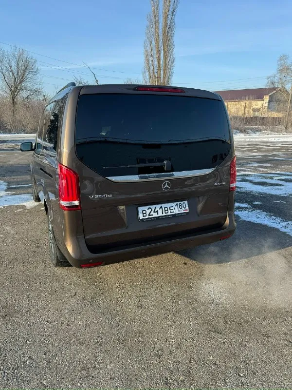 Mercedes-benz v-класс 2.1 at 4 matic 2016 г. в. avangard. пробег 181 тыс. км. полный привод 190 л. с поддув и обогрев сидений. зимний подогрев webasto от mercedes. электропривод и память сидений. система распознования дорожных знаков, датчик света дождя, подушки безопасности, система помощи при старте в гору(hsa). горный тормоз круиз и т. д. система стабилизации (esp). abs. эл. стёкла, зеркала, подогрев щёток зеркал, климат контроль четырёх зонный, бортовой компьютер, мультируль. горный тормоз. панорамная крыша. вся диодная оптика. премиальная музыка бурмистер. 11 колонок. блютуз, розетки 12 в. usb. накладки на пороги с подсветкой. сдвижные эл. двери. эл. крышка багажника. усиленные передние тормоза (шестипоршневые). новая резина. летняя 50% износа. заменены все фильтра и жидкости. 2 ключа. автомобилем владею 2 года, я третий владелец. не красилась ни одна деталь всё в заводском окрасе!!! видео по запросу ! цена 5.600000. осмотр макеевка центр. +7(949)407 46 88 📞 звоните: +7(949)4074688 - фотография - 2