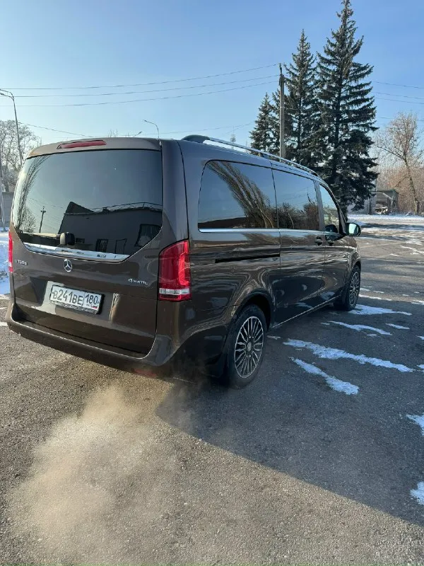 Mercedes-benz v-класс 2.1 at 4 matic 2016 г. в. avangard. пробег 181 тыс. км. полный привод 190 л. с поддув и обогрев сидений. зимний подогрев webasto от mercedes. электропривод и память сидений. система распознования дорожных знаков, датчик света дождя, подушки безопасности, система помощи при старте в гору(hsa). горный тормоз круиз и т. д. система стабилизации (esp). abs. эл. стёкла, зеркала, подогрев щёток зеркал, климат контроль четырёх зонный, бортовой компьютер, мультируль. горный тормоз. панорамная крыша. вся диодная оптика. премиальная музыка бурмистер. 11 колонок. блютуз, розетки 12 в. usb. накладки на пороги с подсветкой. сдвижные эл. двери. эл. крышка багажника. усиленные передние тормоза (шестипоршневые). новая резина. летняя 50% износа. заменены все фильтра и жидкости. 2 ключа. автомобилем владею 2 года, я третий владелец. не красилась ни одна деталь всё в заводском окрасе!!! видео по запросу ! цена 5.600000. осмотр макеевка центр. +7(949)407 46 88 📞 звоните: +7(949)4074688 - фотография - 3