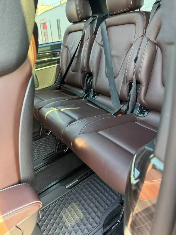 Mercedes-benz v-класс 2.1 at 4 matic 2016 г. в. avangard. пробег 181 тыс. км. полный привод 190 л. с поддув и обогрев сидений. зимний подогрев webasto от mercedes. электропривод и память сидений. система распознования дорожных знаков, датчик света дождя, подушки безопасности, система помощи при старте в гору(hsa). горный тормоз круиз и т. д. система стабилизации (esp). abs. эл. стёкла, зеркала, подогрев щёток зеркал, климат контроль четырёх зонный, бортовой компьютер, мультируль. горный тормоз. панорамная крыша. вся диодная оптика. премиальная музыка бурмистер. 11 колонок. блютуз, розетки 12 в. usb. накладки на пороги с подсветкой. сдвижные эл. двери. эл. крышка багажника. усиленные передние тормоза (шестипоршневые). новая резина. летняя 50% износа. заменены все фильтра и жидкости. 2 ключа. автомобилем владею 2 года, я третий владелец. не красилась ни одна деталь всё в заводском окрасе!!! видео по запросу ! цена 5.600000. осмотр макеевка центр. +7(949)407 46 88 📞 звоните: +7(949)4074688 - фотография - 5