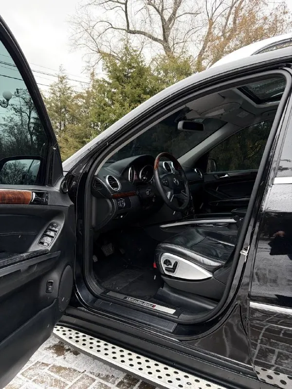 🇩🇪🇩🇪🇩🇪 mercedes - benz gl 500, 4 matic🇩🇪🇩🇪🇩🇪 mercedes gl год 2008 цена 1.550.000 торг ухоженный автомобиль как внутри так и снаружи, диски r21 amg на зимней резине + комплект летних 5.5 (m273) не дымит, не троит, масло не ест! работает четко, тяга сумасшедшая. коробка не пинает не буксует, без рывков. на пневме, обслужена пневмобаллоны новые, рычаги передней подвески также были заменены. все режимы пневмы работают исправно, не спускает mузыкальная система harman/kardon из дополнительных функций в автомобиле два люка, установлены мониторы в спинках сидений (в исправном состоянии), память сидений, подогрев всех сидений осмотр макеевка тел: +7 949 380 44 51 +7 949 380 44 52. 📞 звоните: +7(949)3804451 - фотография - 9