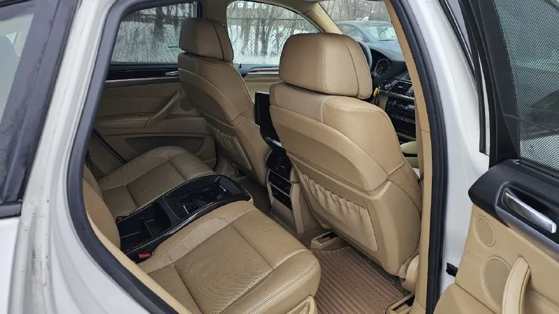 Bmw x6 год выпуска: 2010 тип кпп: автоматическая объем двигателя: 3.0 литра тип топлива: бензин пробег: 249 000 км цена:💥 2 250 000 рубли 💥 дополнительная информация: бесключевой доступ полный электро пакет подогрев руля подогревы сидений люк двух-зонный климат-контроль бортовой компьютер камера 360 мультируль парктроники в отличном техническом состоянии на 5+ авто в родном окрасе готова на любые проверки на любом сто!!! 📞 🇷🇺 +79495093428 +79498392499 - фотография - 8