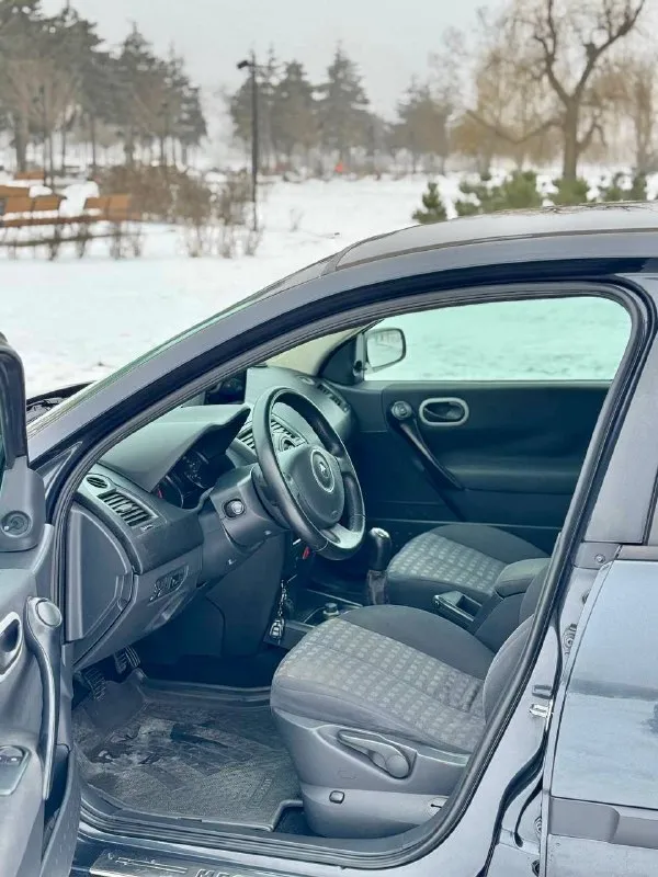 🇫🇷 renault megan 💰цена: 560 000р 🏢город: мариуполь 📅год выпуска: 2008 🧾пробег: 161 595км. ⚙️двигатель: 1.6 16v ⛽топливо: бензин ⚙️кпп: механика 📞 телефон: +7-949-727-41-51 +7-949-551-91-52 +7-989-263-55-56 💾 описание: renault mégane — м. .. oji" style="background-image:url('//telegram. org/img/emoji/40/e29c85.png')">✅ 1 владелец, птс оригинал. ✅ отличное состояние. ✅ оцинкованный кузов. ✅ южная эксплуатация. 🚙 двигатель k4m 1.6 16v самый надежный в линейке. ходовая без посторонних звуков, мягкая, высокий клиренс. ✅ кондиционер, гур, abs, airbag, android магнитола с bluetooth и камерой заднего вида, очень хорошая музыка, шикарный led свет, центральный замок. улица шевченко 2️⃣6️⃣9️⃣ 🏦 возможна продажа в кредит по двум документам. - фотография - 9