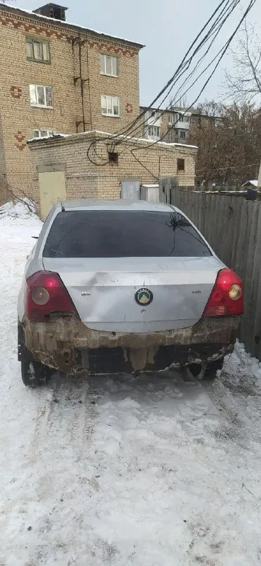 Продам geely мк не находу, с полным переоформлением 180 птс стс дкп, кузов на 3, салон в норме. цена 65.000р без торга, возможен пригон на эвакуаторе +79495962135 📞 звоните: +7(949)5962135 - фотография - 3