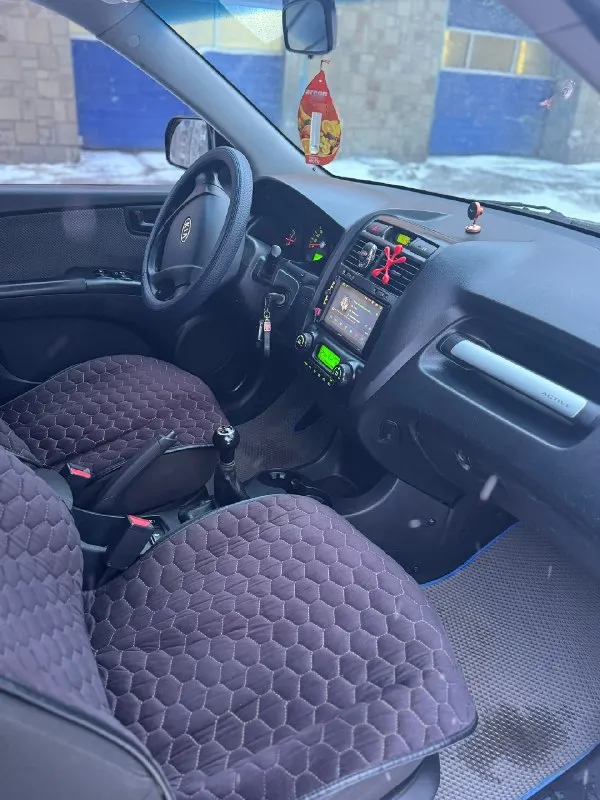 Продам kia sportage 2008 год.
1 Владелец за все время эксплуатации. ✅
Покупался в автосалоне в луганске. ✅
Двигатель 2.0 бензин. Кпп механика.
Состояние кузова в отличном состоянии. Рыжиков и гнили нет. Комплектация: электрозеркала, электростеклоподьемники 4 шт, abs, esp, климат контроль, подогрев сидений, камера заднего вида, музыка. Комплект летней резины в подарок 🎁
💸 Цена 1млн 20 тыс руб
Звонить по
☎ +79592691000, Есть telegram и max

📞 Звоните: +7(959)2691000 - фотография - 9