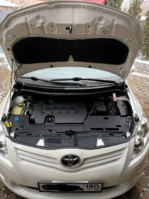 Продам toyota auris рестайлинг 2010 года в отличном состоянии! машина куплена в автосалоне в донецке (один хозяин с момента покупки) в дтп не участвовала, стекла родные, ! машина на полноценном автомате(не робот ) пробег 140 т(родной) 1.6 стоит сигнализация, складные зеркала делать ничего не надо!сел поехал! фильтра масла поменяны! машина очень мягкая, шустрая, без посторонних звуков ! +79494162203 цена:1 100 000 осмотр донецк/макеевка практически вся в заводском окрасе! 📲 tg: елена мушта 📞 звоните: +7(949)4162203 - фотография - 7