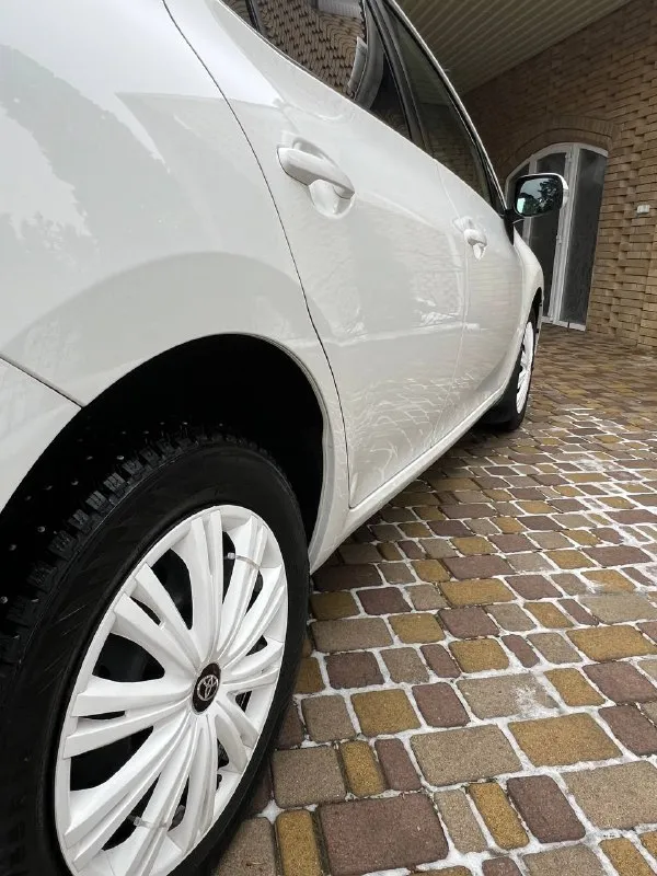 Продам toyota auris рестайлинг 2010 года в отличном состоянии! машина куплена в автосалоне в донецке (один хозяин с момента покупки) в дтп не участвовала, стекла родные, ! машина на полноценном автомате(не робот ) пробег 140 т(родной) 1.6 стоит сигнализация, складные зеркала делать ничего не надо!сел поехал! фильтра масла поменяны! машина очень мягкая, шустрая, без посторонних звуков ! +79494162203 цена:1 100 000 осмотр донецк/макеевка практически вся в заводском окрасе! 📲 tg: елена мушта 📞 звоните: +7(949)4162203 - фотография - 9