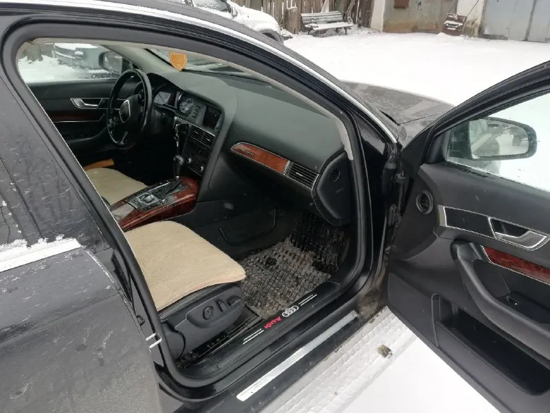 Продам audi quattro a6, 3.0 бензин, 2005 г. в. , бензин, акпп, предмаксимальная комплектация, расширенная мультимедиа, без ключевой доступ, кнопка старт/стоп, полный электропакет, электропривод сиденья водителя и пассажира, двухтонный климат контроль, подогрев передних сидений, датчик дождя и света, адаптивные ксеноновые фары. по мотору нареканий нет, не дымит, не троит, прошла то с заменой всех жидкостей. коробка не пинается, переключается плавно, без рывков. цена 650000, торг. +79493088434 📞 звоните: +7(949)3088434 - фотография - 6