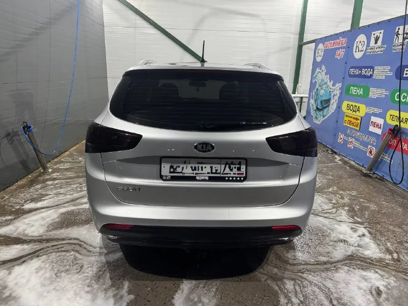 Продам kia ceed jd, 2014 г. В.
Цена: 1 100 000 ₽

Продаю надежный и комфортный автомобиль kia ceed jd 2014 года.
Я третий владелец.

Характеристики:
• Коробка передач: автомат
• Пробег: 198 000 км
• Двигатель: бензин
• Привод: передний

Комплектация:
• Подогрев передних сидений
• Подогрев руля
• Подогрев зеркал
• Подрулевые лепестки переключения передач
• Кондиционер
• Электропакет

Автомобиль полностью на ходу, регулярно обслуживался.
Юридически чист, без ограничений.

Цена: 1 100 000 ₽, торг у капота.
📍 Осмотр в донецке.
📲 Связь в telegram: +7 949 833-58-91 - фотография - 4