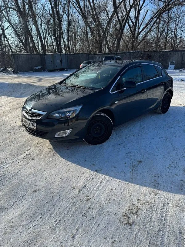 Продам опель астра j год 2011 пробег 197 тысяч 1.6 бензин акпп авто в хорошем состоянии, полностью обслужен, зимняя резина на 16 штампах, лето на 17 дисках г. горловка цена 750 000р торг тел +79493650945 - фотография - 6