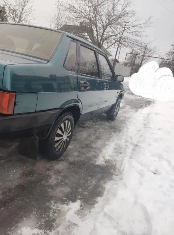 Ваз 21099,инжектор, евро 3,пробег 219 000,кап. рем. двиг. был на 185500 км. кузов в родном металле, сварки не требует. присутствуют рыжики. ходовая и тормозная часть перебрана, рулевая рейка заменена. новый аккумулятор, новая резина. цена: 210000руб, торг уместен. все вопросы по телефону +79493395692 артём +79493510677 руслан г. макеевка 📞 звоните: +7(949)3395692 - фотография - 3