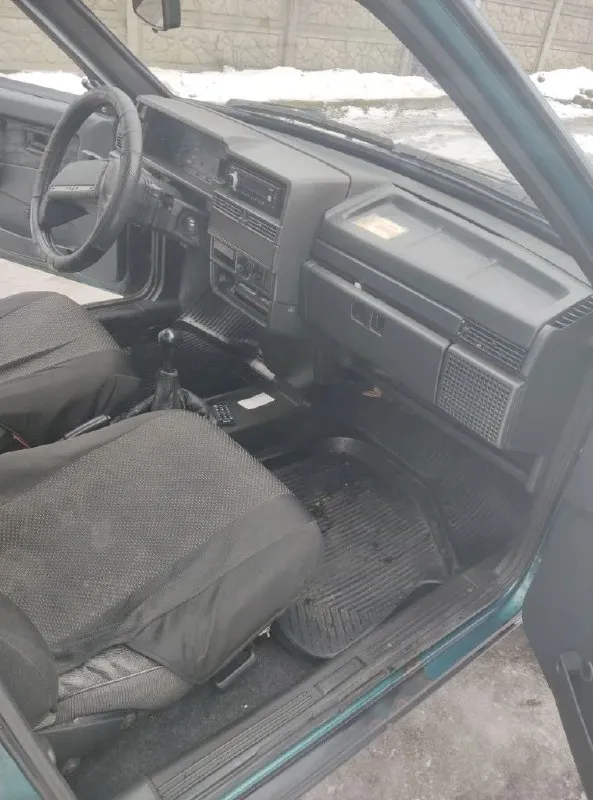 Ваз 21099,инжектор, евро 3,пробег 219 000,кап. рем. двиг. был на 185500 км. кузов в родном металле, сварки не требует. присутствуют рыжики. ходовая и тормозная часть перебрана, рулевая рейка заменена. новый аккумулятор, новая резина. цена: 210000руб, торг уместен. все вопросы по телефону +79493395692 артём +79493510677 руслан г. макеевка 📞 звоните: +7(949)3395692 - фотография - 7