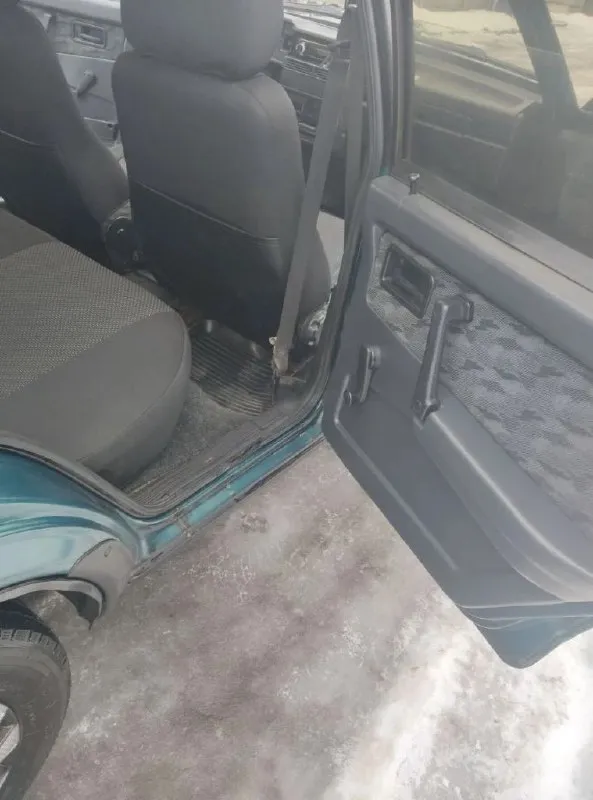 Ваз 21099,инжектор, евро 3,пробег 219 000,кап. рем. двиг. был на 185500 км. кузов в родном металле, сварки не требует. присутствуют рыжики. ходовая и тормозная часть перебрана, рулевая рейка заменена. новый аккумулятор, новая резина. цена: 210000руб, торг уместен. все вопросы по телефону +79493395692 артём +79493510677 руслан г. макеевка 📞 звоните: +7(949)3395692 - фотография - 9