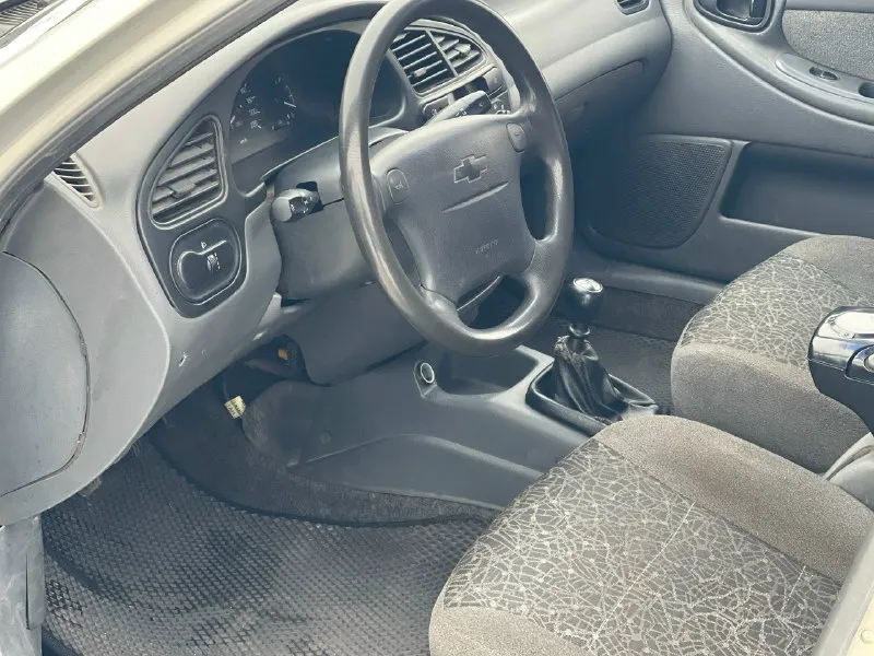 Продам автомобиль, chevrolet lanos, состояние авто очень хорошее! как внешне так и технически! ржавчин гнилья нету ! мотор работает как часики! не дымит, масло не ест ! мкпп обслужена переключает отлично, не хрустит и не выбивает! салон чистый и ухоженный! по электрике все работает !акб стоит новый ! днище пороги, стаканы целые, все в в отличном состоянии! по документам все кристально чисто, без штрафов арестов и запретов! любой вид переоформления! год выпуска 2007 пробег 182.000 тыс, оригинал! объем двигателя 1.5 гур кондиционер 2 стеклоподъемника сигнализация центральный замок приятная акустика подушки безопасности. цена авто 270.000 тыс рублей, торг реальному покупателю! по телефону не торгуюсь! звоните в любое время дня и ночи {+7949-083-89-33} осмотр автомобиля, г. донецк 📞 звоните: +7(949)0838933 - фотография - 7