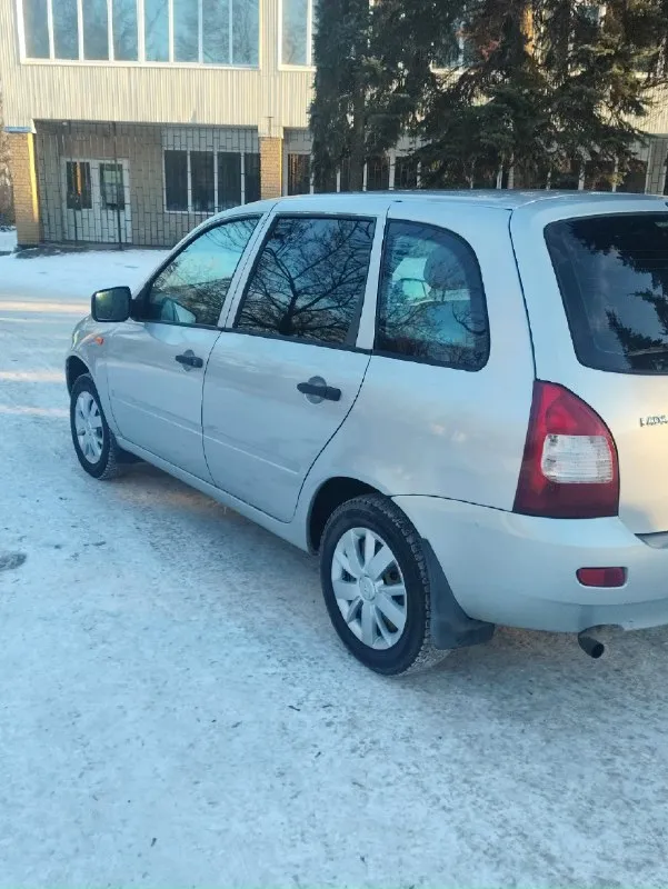 •продам ваз калину универсал 2011 года, •авто в отличном состоянии кузов ровный, без гнили и рыжиков, дно пороги стаканы ланджероны все целое, •по технике все отлично сел и поехал, двигатель 8 клап работает отлично масло не ест, по ходовой все отлично нечего не стучит не гремит машина едет как мячик, стоит газ евро 4 работает чётко, •по электрике все работает четко, в машине есть abs, электро усилитель руля, два стеклоподъёмника, есть сигнализация центральный замок все работает, стоит электро педаль, •резина зима в хорошем состоянии, салон чистый ухоженный торпеда все целое, стоит музыка обычная магнитофон и 4 колонки, • по документам все чётко, 2 хозяин всего по птс, штрафов запретов нет на учёт встанет без проблем, цена 385 тысяч торг у капота, все вопросы по тел +79491673768 или +79494128675 📞 звоните: +7(949)1673768 - фотография - 2